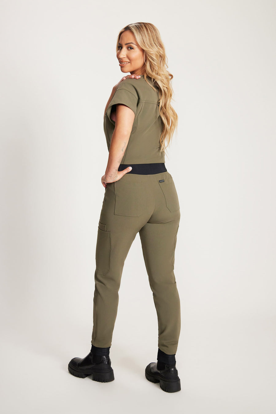 Essentia Jogger Pant Oliveo
